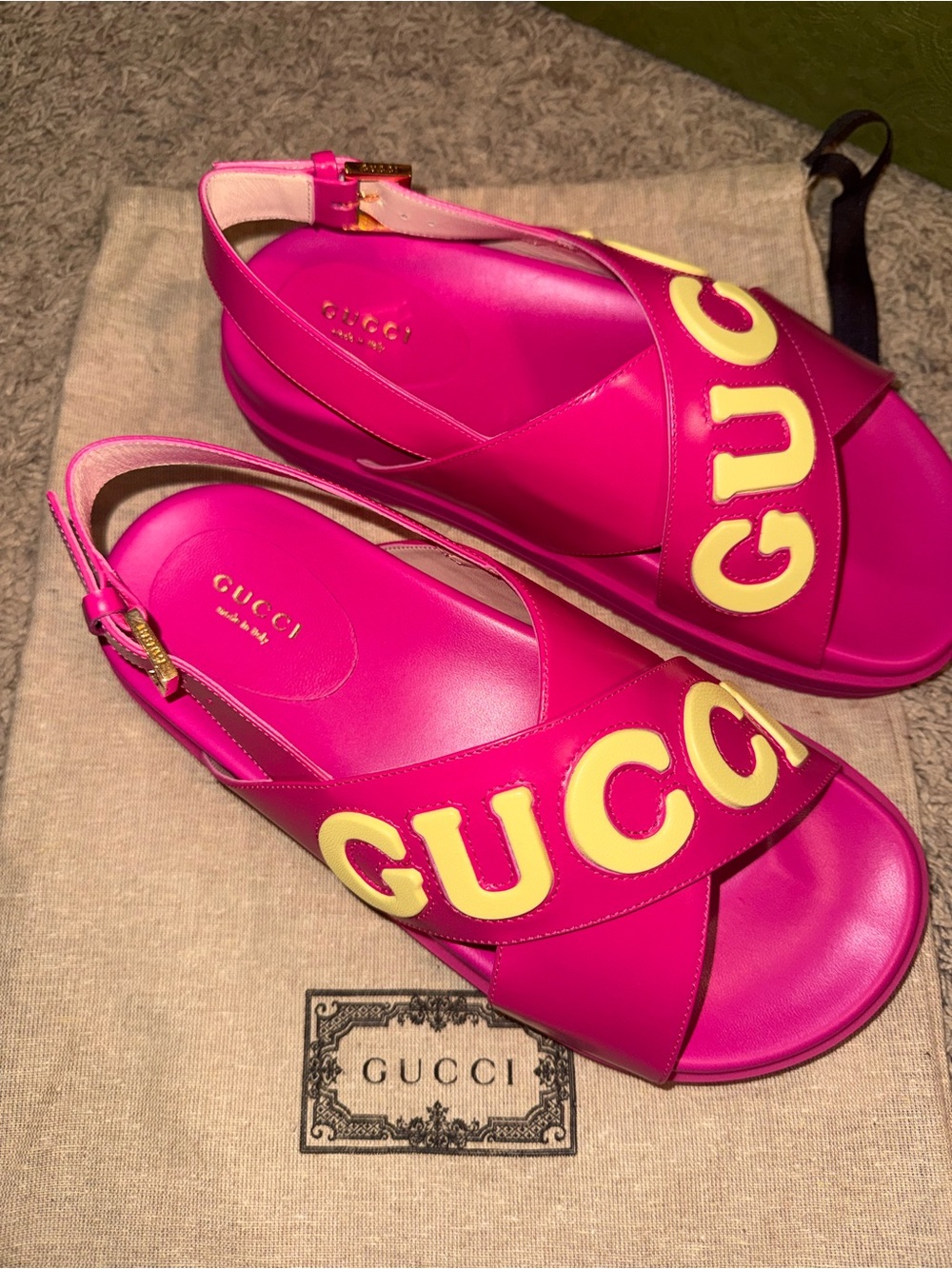 Gucci Calfskin Elizabeth Nappa Charlotte Logo Slingback Sandals 38.5 Fuchsia - Picture 2 of 15